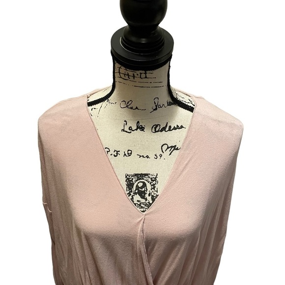 Double Zero Mystical Blouse Top Pink Size Medium Pastel Barbie v-neck hi Lo - Picture 2 of 6